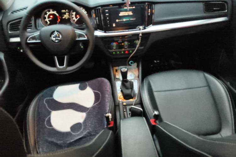 Used Skoda Kamiq 2021 1.5L Automatic Comfort Edition Center Console