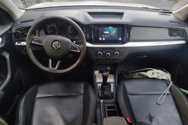 Used Skoda Kamiq 2021 1.5L Automatic Standard Edition Center Console