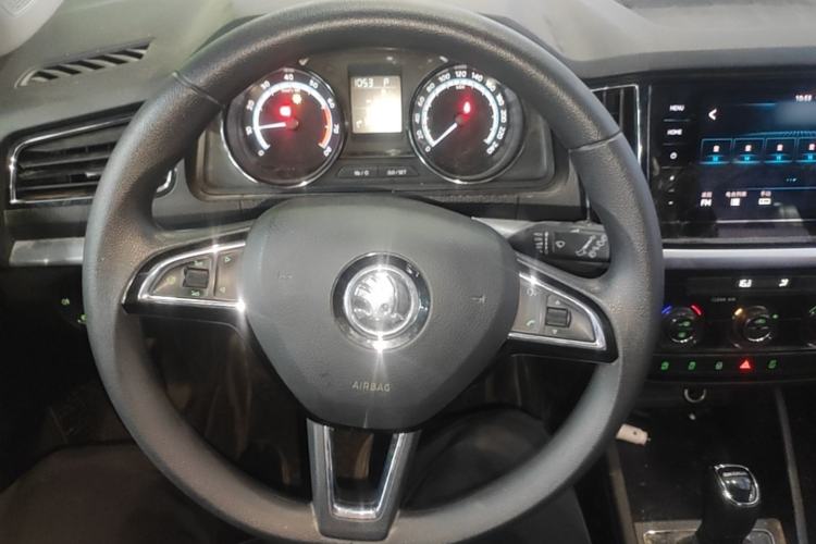 Used Skoda Kamiq 2021 1.5L Automatic Comfort Edition Center Console
