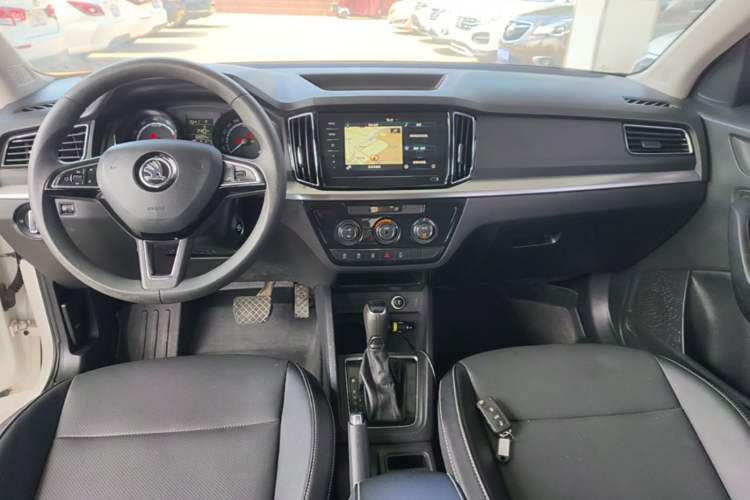 Used Skoda Kamiq 2021 1.5L Automatic Comfort Edition Center Console
