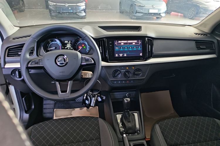 Used Skoda Kamiq 2021 1.5L Automatic Standard Edition Center Console