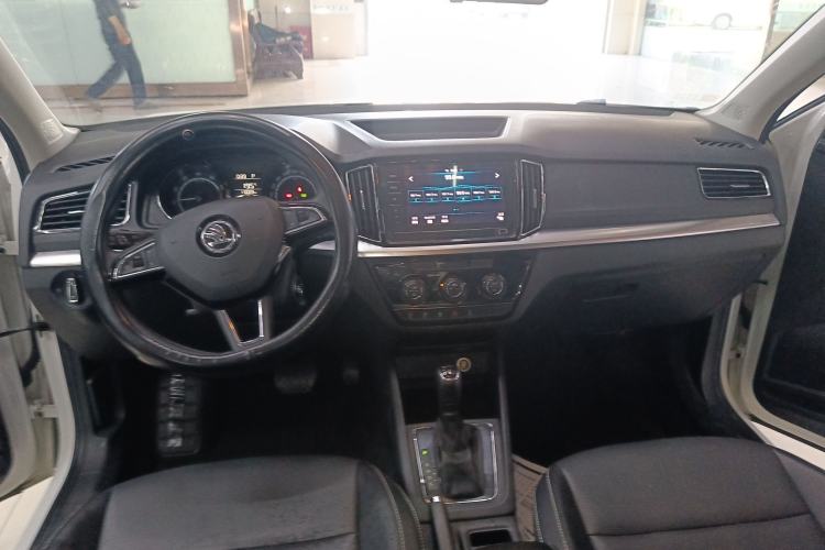 Used Skoda Kamiq 2021 1.5L Automatic Comfort Edition Center Console