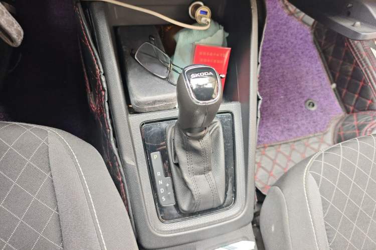 Used Skoda Kamiq 2021 1.5L Automatic Standard Edition Gear Lever