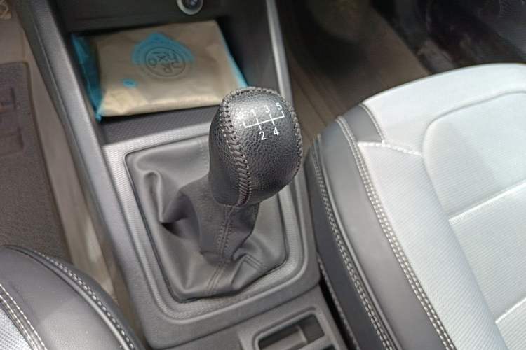Used Skoda Kamiq 2021 1.5L Manual Standard Edition Gear Lever