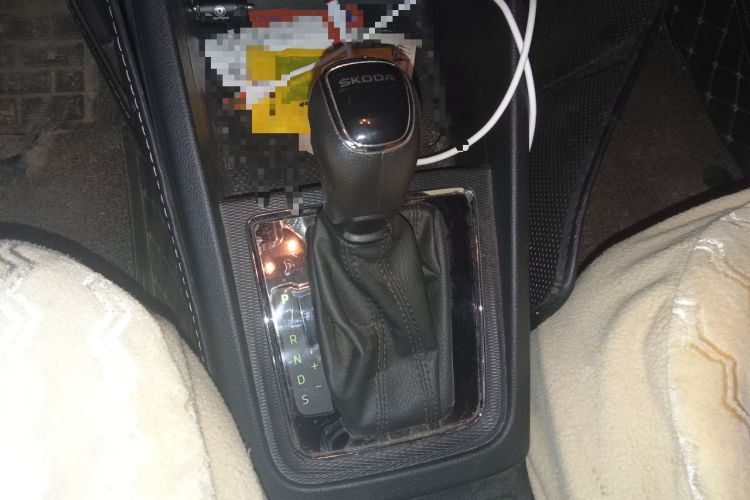 Used Skoda Kamiq 2021 1.5L Automatic Comfort Edition Gear Lever