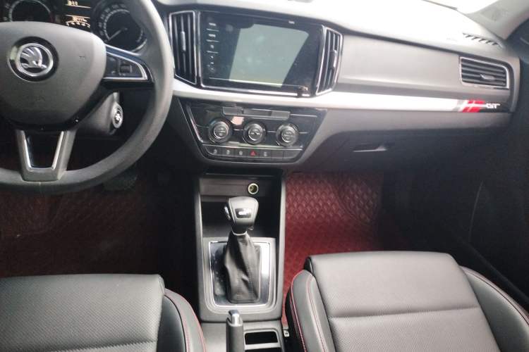 Used Skoda Kamiq 2021 GT 1.5L Automatic Flagship Edition Gear Lever