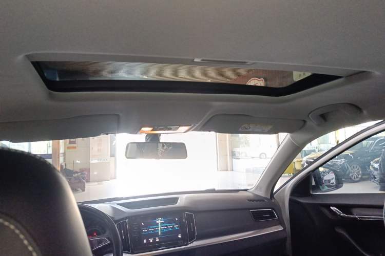 Used Skoda Kamiq 2021 1.5L Automatic Comfort Edition Headliner