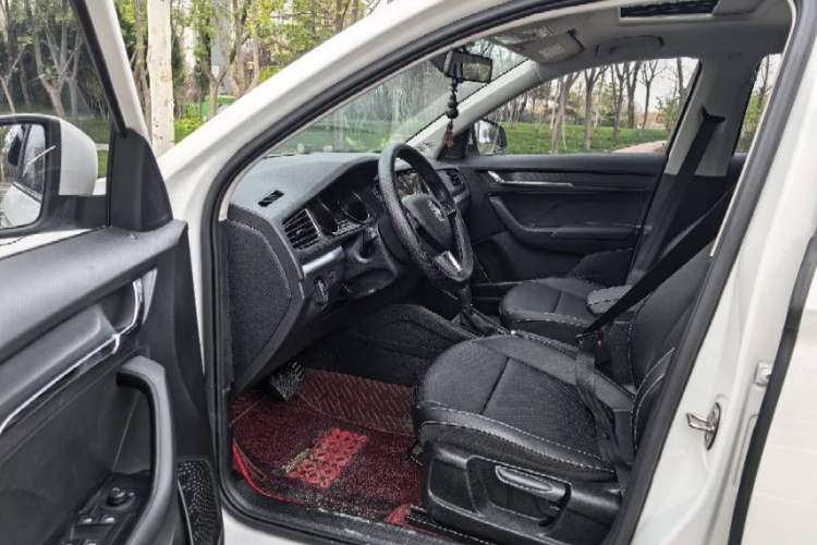 Used Skoda Kamiq 2021 1.5L Automatic Comfort Edition Interior 1