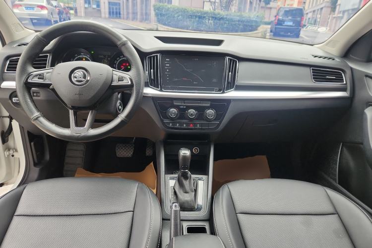 Used Skoda Kamiq 2021 1.5L Automatic Comfort Edition Interior 2