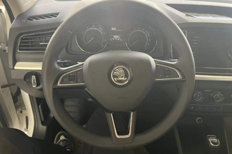 Used Skoda Kamiq 2021 1.5L Automatic Comfort Edition Interior 2