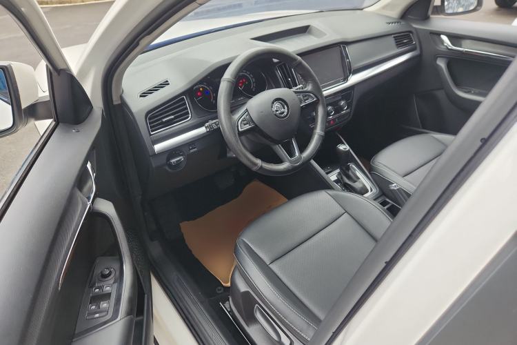 Used Skoda Kamiq 2021 1.5L Automatic Comfort Edition Interior 3
