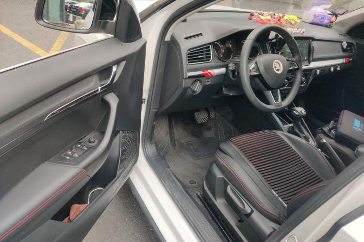 Used Skoda Kamiq 2021 GT TSI 230 DSG Flagship Edition Interior 3