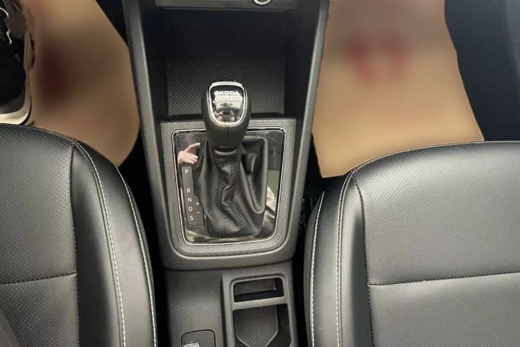 Used Skoda Kamiq 2021 1.5L Automatic Comfort Edition Interior 4