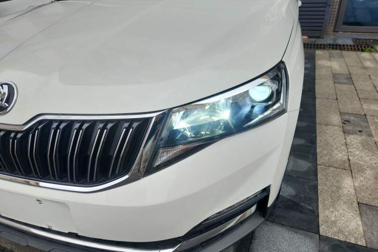 Used Skoda Kamiq 2021 1.5L Automatic Comfort Edition Left Front Headlight