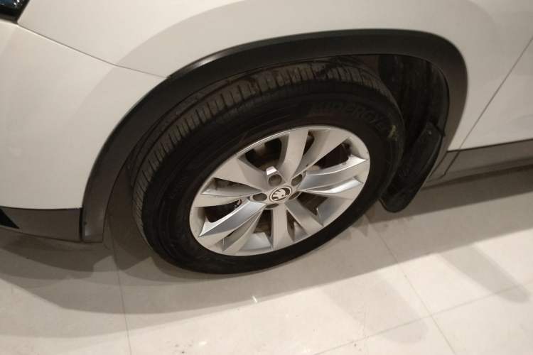 Used Skoda Kamiq 2021 1.5L Automatic Standard Edition Left Front Wheel Hub