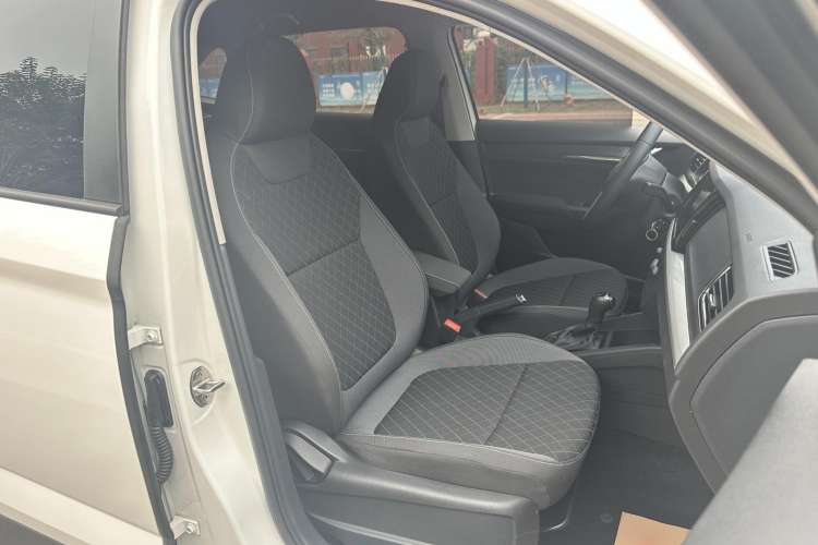 Used Skoda Kamiq 2021 1.5L Automatic Standard Edition Right Front Seat