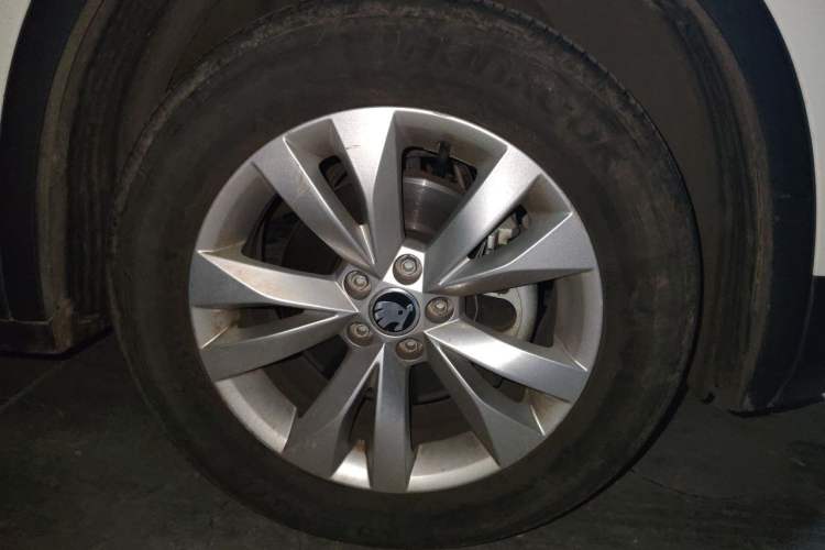 Used Skoda Kamiq 2021 1.5L Automatic Standard Edition Right Front Wheel Hub