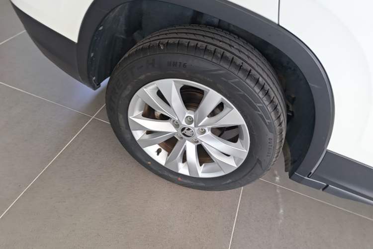 Used Skoda Kamiq 2021 1.5L Automatic Standard Edition Right Rear Wheel Hub