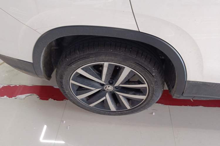 Used Skoda Kamiq 2021 1.5L Automatic Comfort Edition Right Rear Wheel Hub