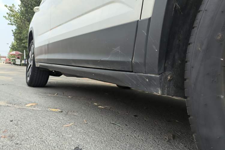 Used Skoda Kamiq 2021 1.5L Automatic Comfort Edition Right Side Sill