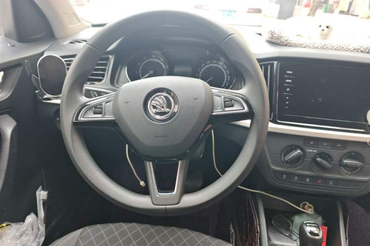Used Skoda Kamiq 2021 1.5L Automatic Standard Edition Steering Wheel
