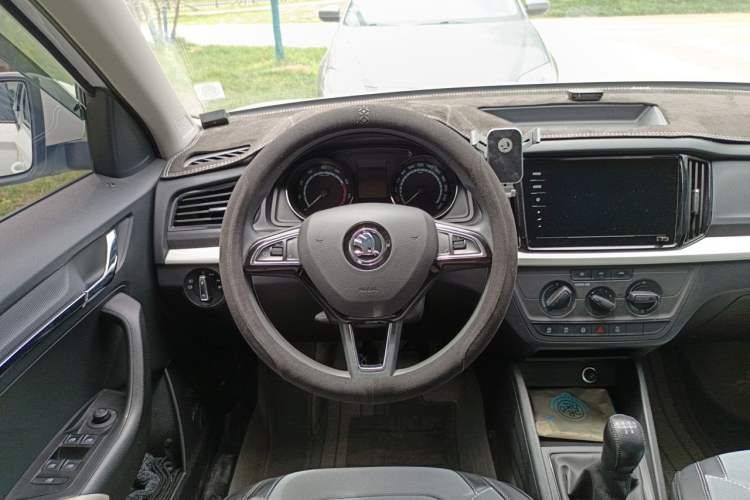Used Skoda Kamiq 2021 1.5L Manual Standard Edition Steering Wheel