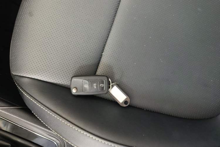 Used Skoda Kamiq 2021 1.5L Automatic Comfort Edition Vehicle Key