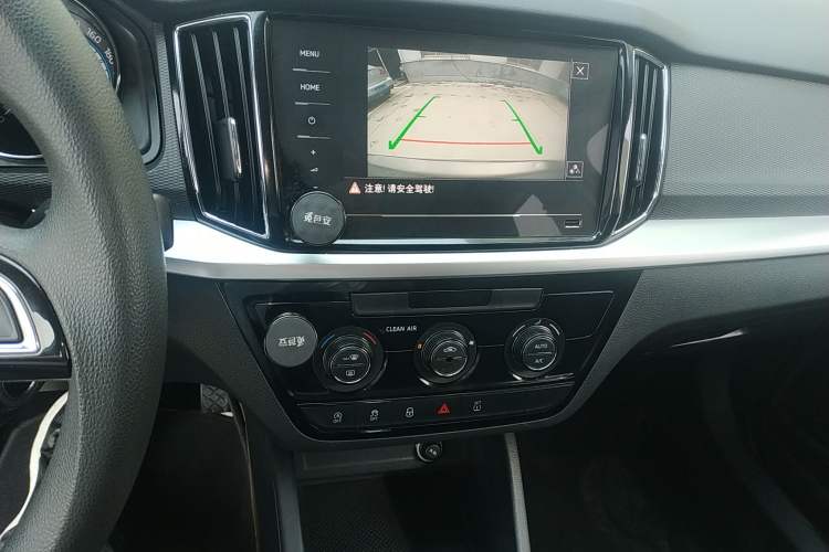 Used Skoda Kamiq 2021 1.5L Automatic Comfort Edition Audio And AC Panel