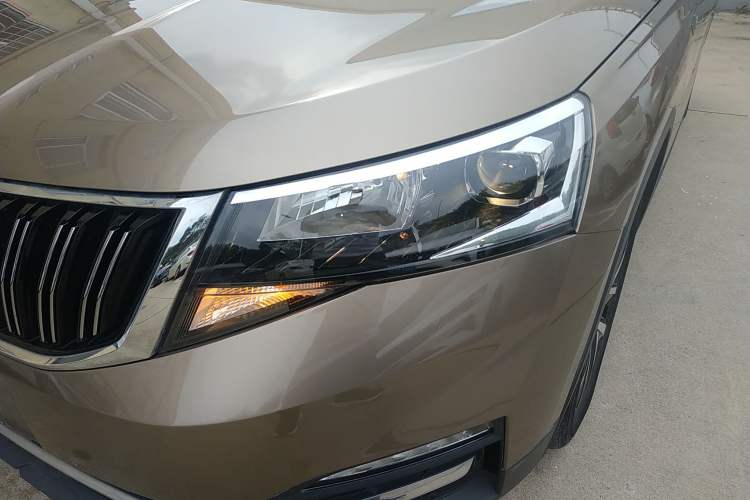 Used Skoda Kamiq 2021 1.5L Automatic Comfort Edition Left Front Headlight