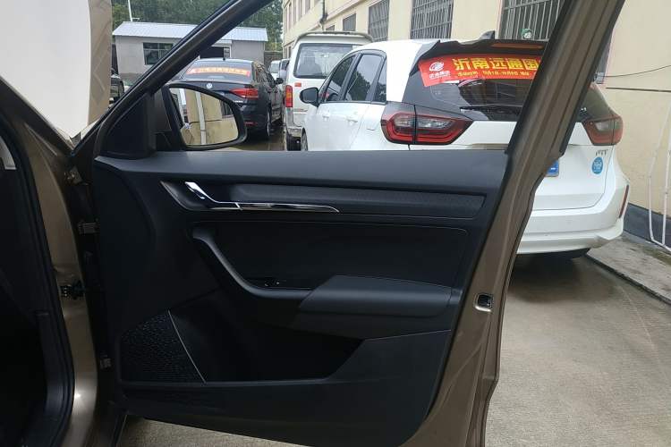 Used Skoda Kamiq 2021 1.5L Automatic Comfort Edition Right Front Door Interior