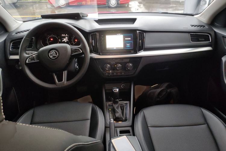 Used Skoda Kamiq 2022 1.5L Automatic Comfort Edition Center Console