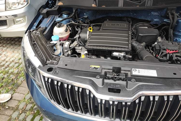 Used Skoda Kamiq 2022 1.5L Automatic Comfort Edition Engine Bay Right