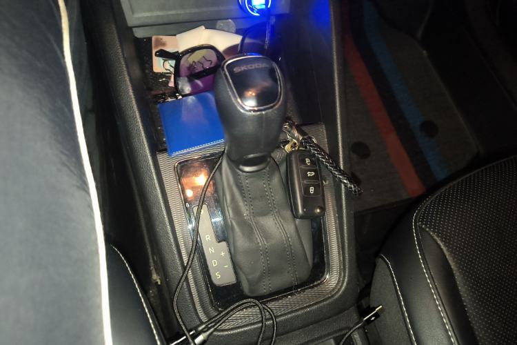 Used Skoda Kamiq 2022 1.5L Automatic Comfort Edition Gear Lever