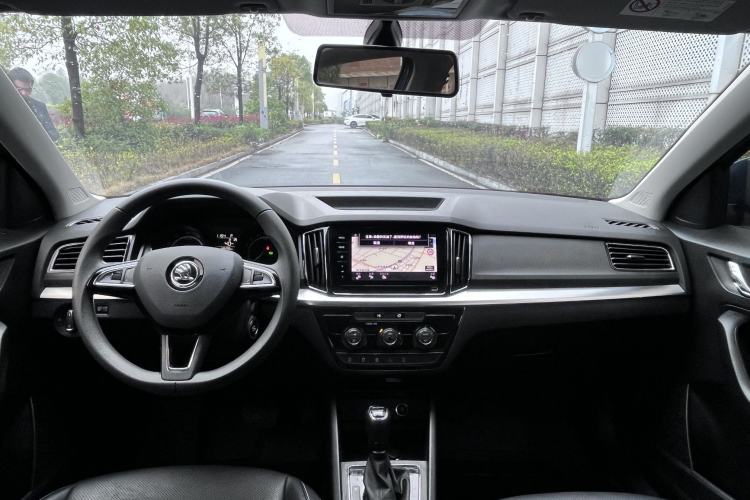 Used Skoda Kamiq 2022 1.5L Automatic Comfort Edition Interior 1