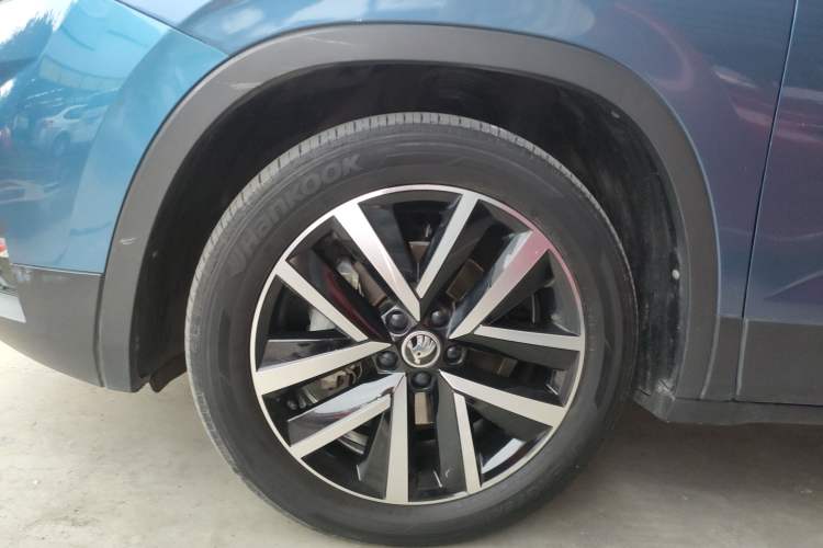 Used Skoda Kamiq 2022 1.5L Automatic Comfort Edition Left Front Wheel Hub