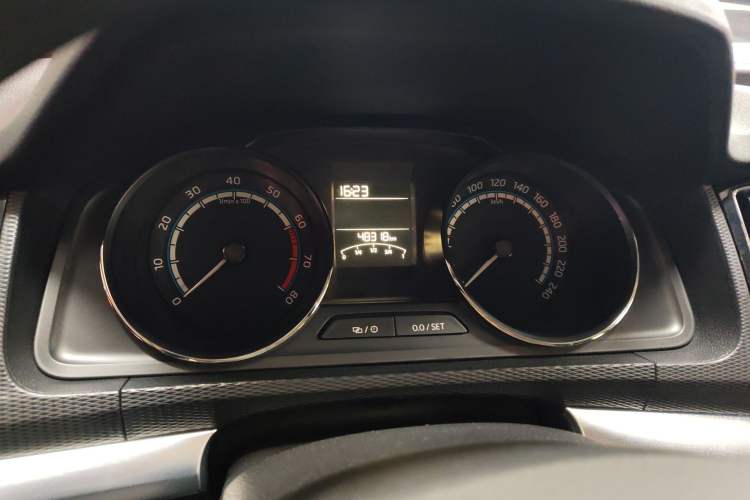 Used Skoda Kamiq 2022 1.5L Automatic Comfort Edition Odometer Close Up