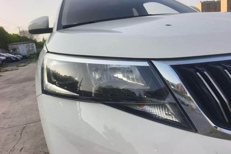 Used Skoda Kamiq 2022 1.5L Automatic Comfort Edition Right Front Headlight