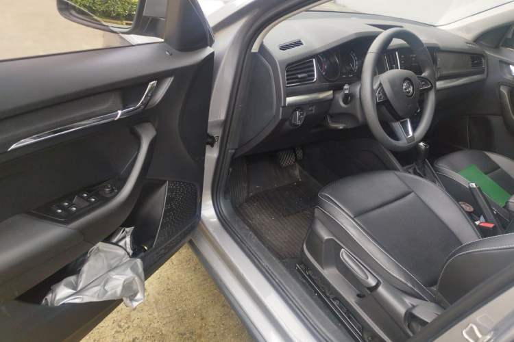 Used Skoda Kamiq 2022 1.5L Automatic Comfort Edition Driver Seat