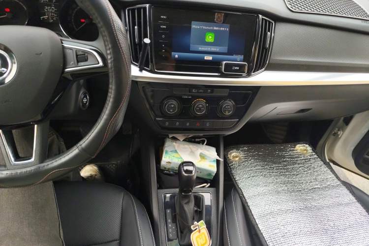 Used Skoda Kamiq 2022 1.5L Automatic Comfort Edition Audio And AC Panel