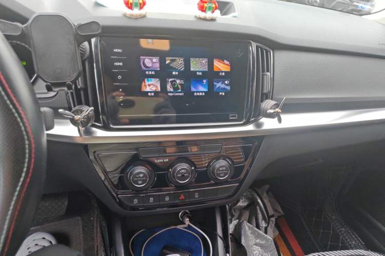 Used Skoda Kamiq 2022 1.5L Automatic Comfort Edition Audio And AC Panel