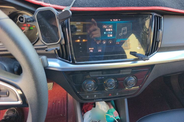Used Skoda Kamiq 2022 1.5L Automatic Comfort Edition Audio And AC Panel