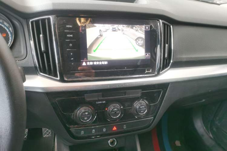 Used Skoda Kamiq 2022 1.5L Automatic Comfort Edition Audio And AC Panel