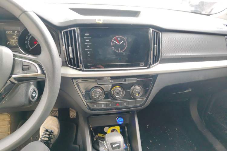 Used Skoda Kamiq 2022 GT 1.5L Automatic Deluxe Edition Audio And AC Panel