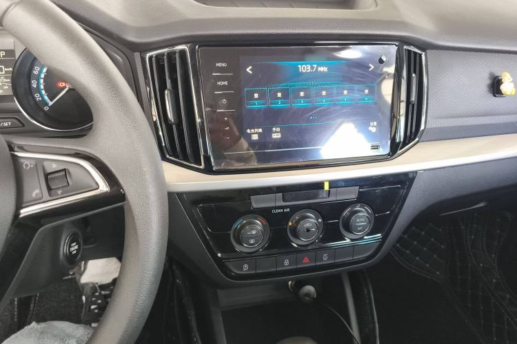 Used Skoda Kamiq 2022 GT 1.5L Automatic Deluxe Edition Audio And AC Panel