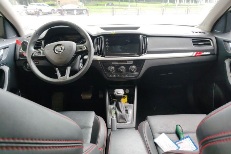 Used Skoda Kamiq 2022 GT 1.5L Automatic Deluxe Edition Center Console
