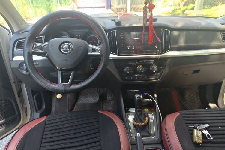 Used Skoda Kamiq 2022 1.5L Automatic Comfort Edition Center Console