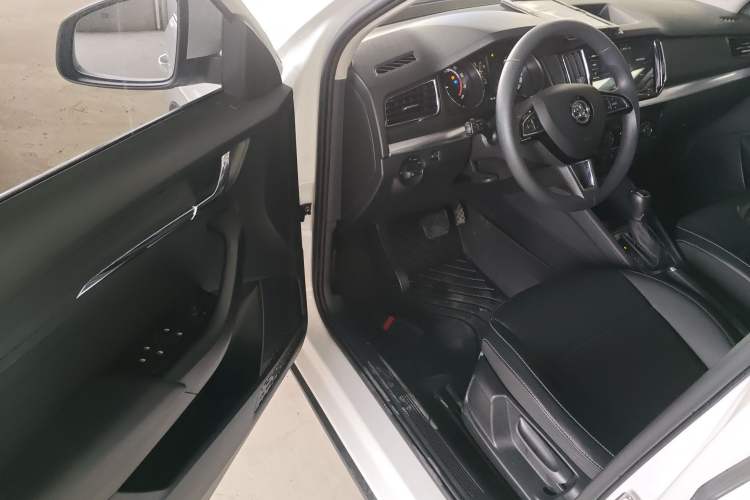 Used Skoda Kamiq 2022 1.5L Automatic Comfort Edition Driver Seat