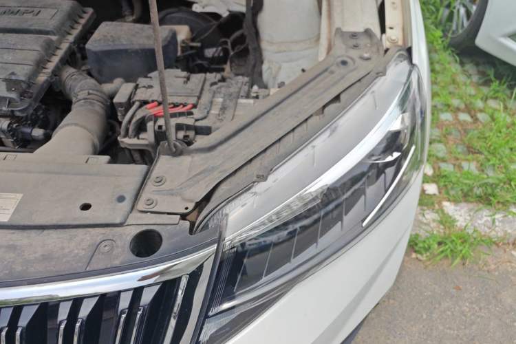 Used Skoda Kamiq 2022 1.5L Automatic Comfort Edition Engine Bay Left