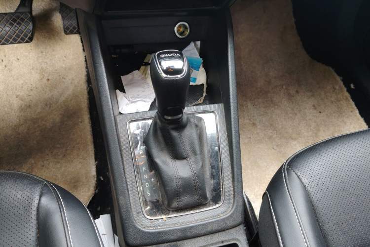 Used Skoda Kamiq 2022 1.5L Automatic Comfort Edition Gear Lever