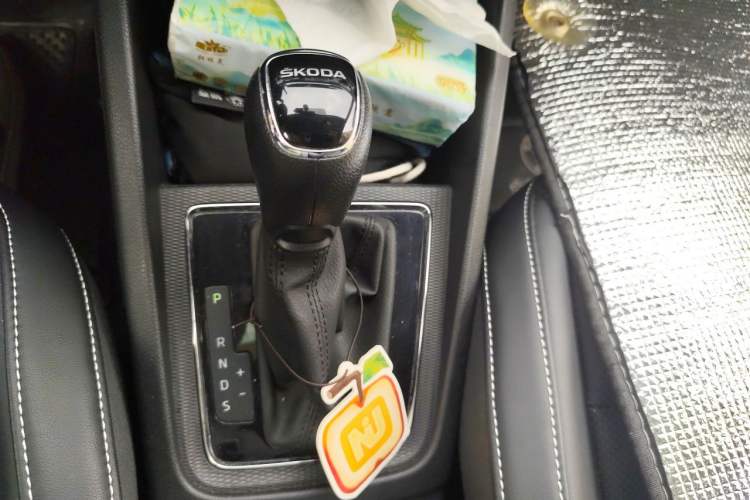 Used Skoda Kamiq 2022 1.5L Automatic Comfort Edition Gear Lever